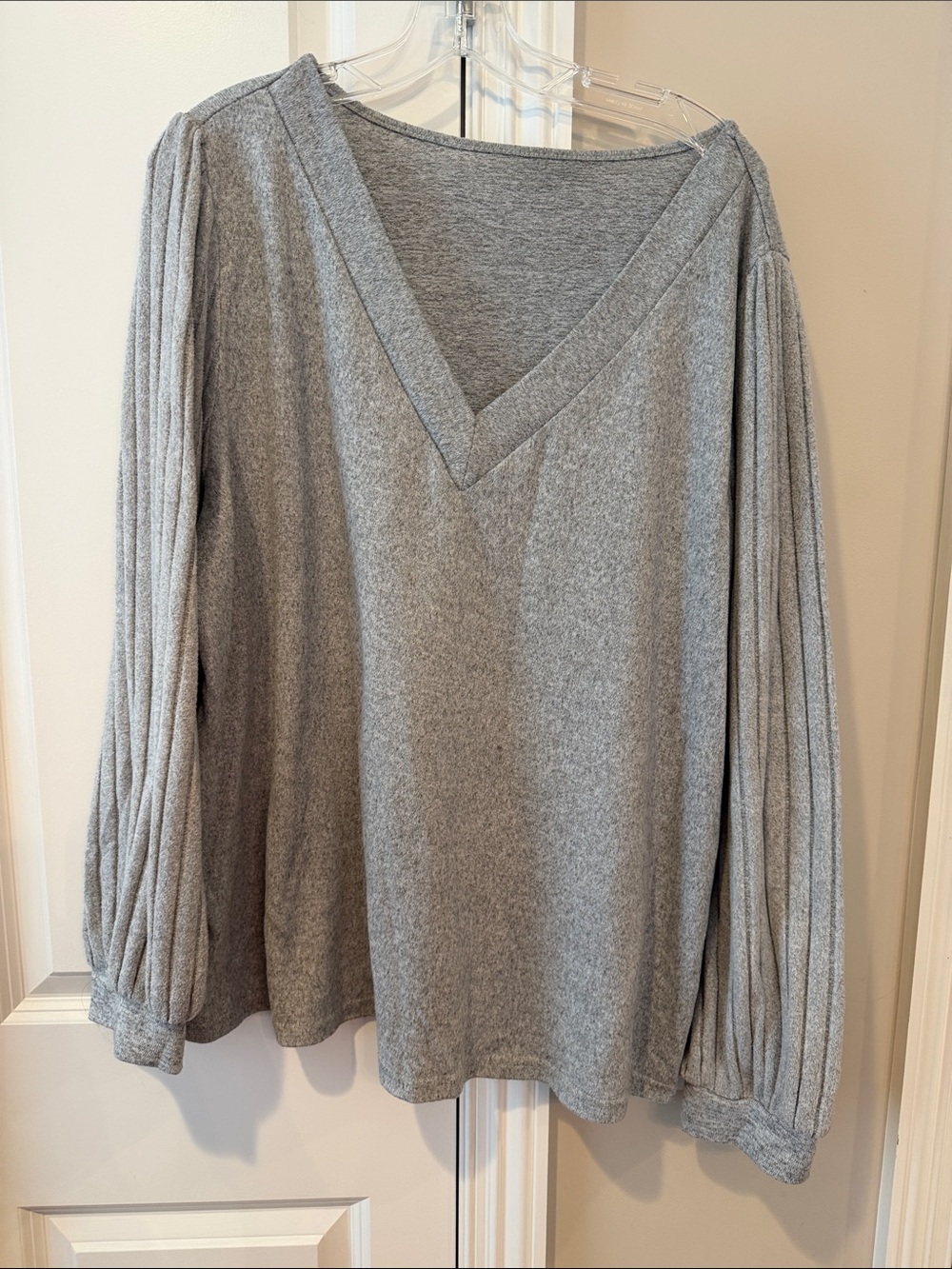 SHEIN Light Gray V-Neck Balloon Sleeve Sweater